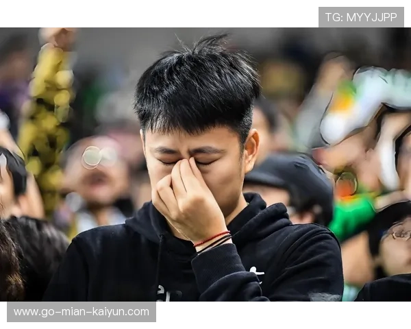 国安足协杯夺冠，后腰宣布离队引发震动